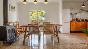 Maison, 5 chambres, terrasse | Restauration