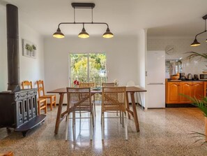 Dining - Global Can Passos - By Global Rental Holidays 7991 (Selva)