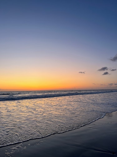 Seaside Retreat: 2-bedroom condo with WiFi in Charming Carlsbad