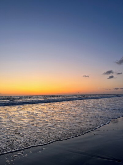 Seaside Retreat: 2-bedroom condo with WiFi in Charming Carlsbad