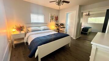 2 bedrooms, iron/ironing board, travel crib, WiFi (free)