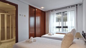 2 bedrooms, WiFi, bed sheets - Desconectaengalicia Lanzada 85m beach (Sanxenxo)
