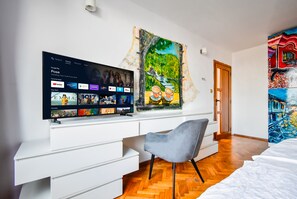 3 عدّة غرف نوم وواي فاي مجانًا وملاءات أسرّة