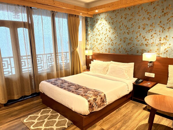 Royal Double Room, Mountain View | Desk, free WiFi, bed sheets - GRG TEMPO HERITAGE RESORT & SPA Gangtok (Gangtok)