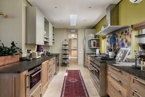 Microwave, oven, stovetop, dishwasher