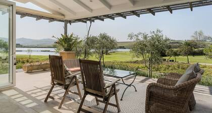 Spacious 5-bedroom house on world class security golf estate in Stellenbosch