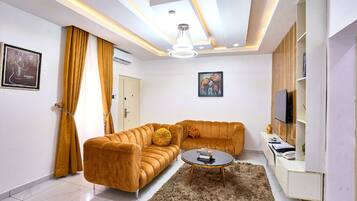 Appartement, 1 trÚs grand lit et 1 canapé-lit, balcon | Coin séjour