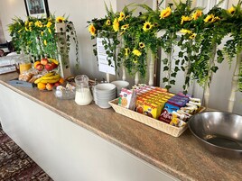 Daily continental breakfast (GBP 5 per person)