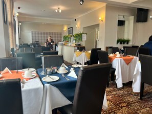 Kontinental frokost hver dag (GBP 5 per person)