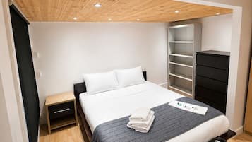 Apartemen Mewah, 2 kamar tidur, pemandangan kota, lantai dasar | Meja kerja, ruang kerja ramah laptop, Wi-Fi gratis, dan seprai linen