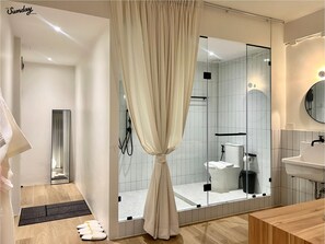 Deluxe Room, 1 King Bed | Blackout drapes, free WiFi, bed sheets - Dear Sunday Hometel Bangkok (Bangkok)