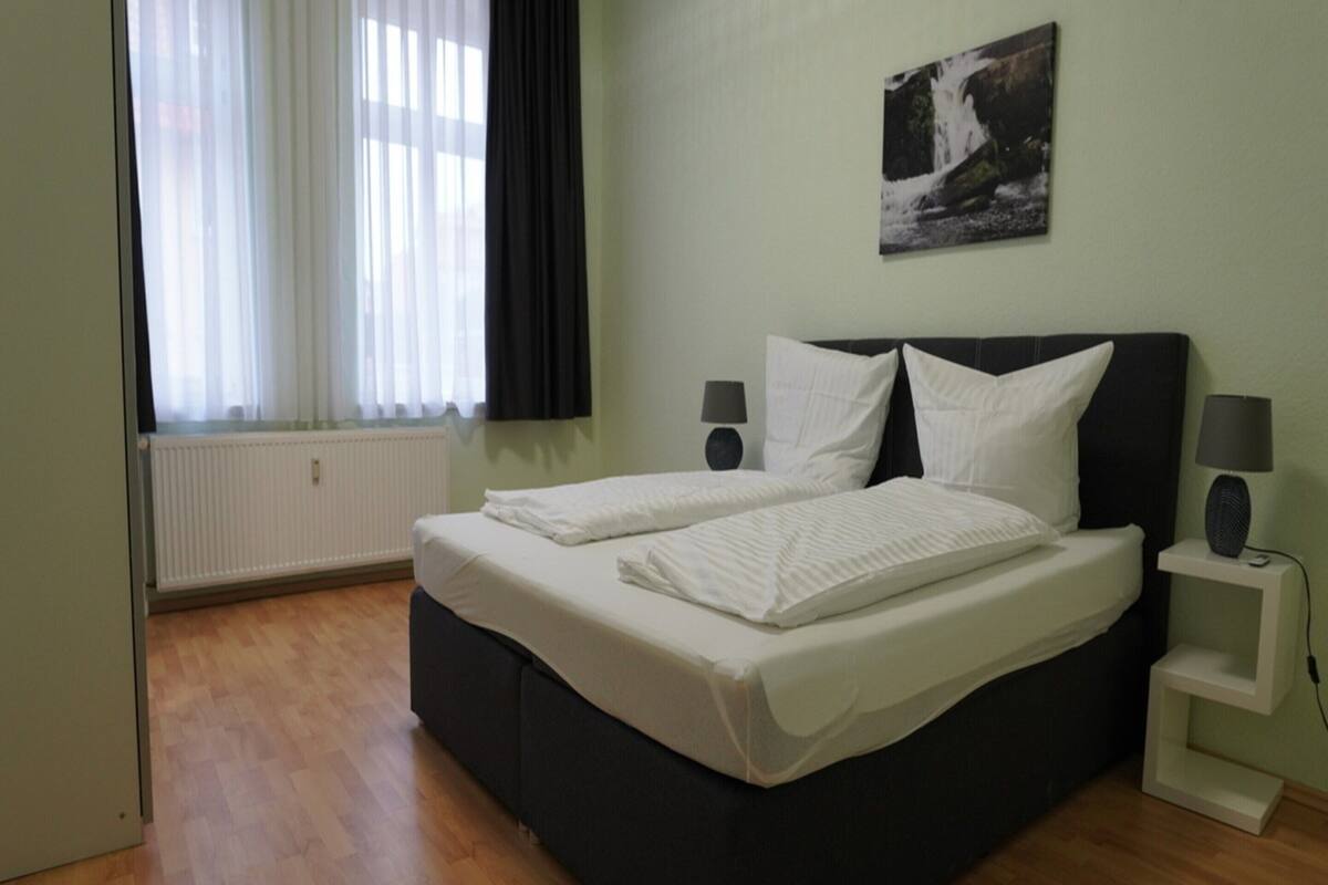 2 bedrooms