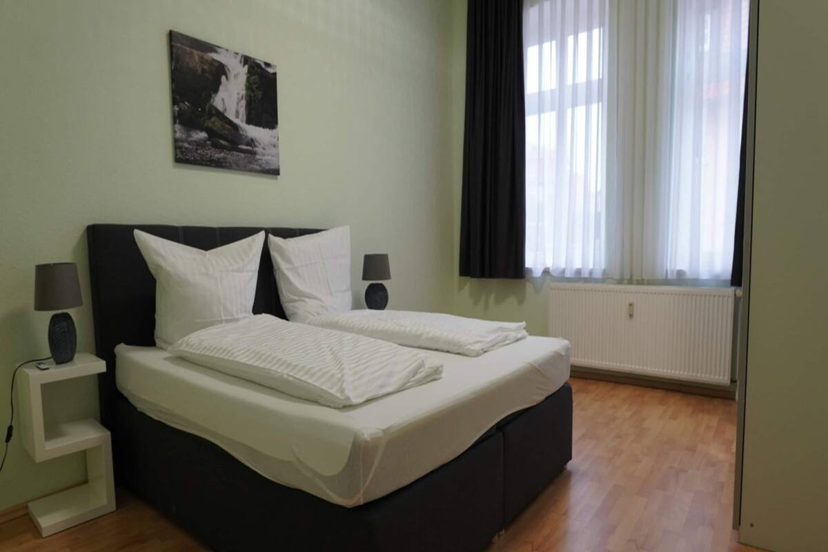 6 slaapkamers, individueel gemeubileerd