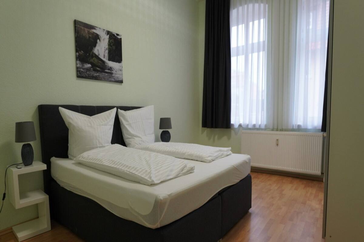 6 bedrooms, individually furnished