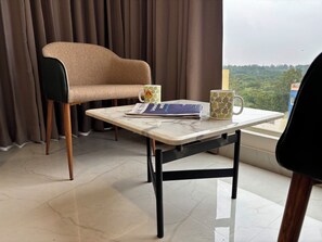 Habitación Premium doble, vistas a la ciudad | 1 dormitorio, escritorio, espacio para trabajar con un portátil