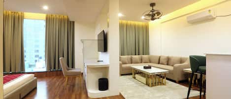 Suite Khas, pemandangan kota | Televisi