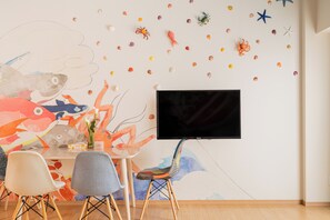 NO.303 Seafood Room, Non Smoking | In-room dining - V Boutique House (Osaka)