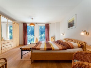 3 bedrooms, Internet