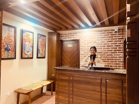 Recepción. Harsha Boutique Hotel