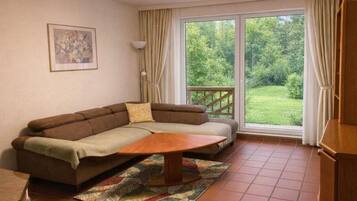 Fernseher, Tischtennisplatte