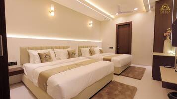 Caja de seguridad en la habitación y escritorio