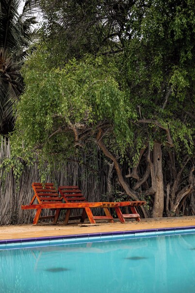 Roshanne Beach Resort