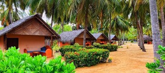 Roshanne Beach Resort