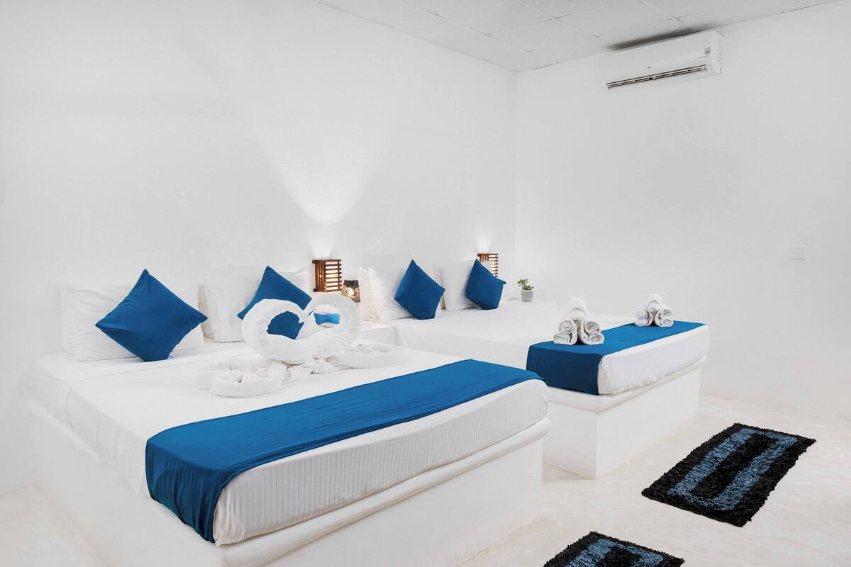 In-room safe, blackout curtains, soundproofing