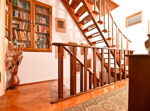 House (Five Bedroom Holiday Home) | Staircase