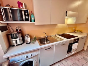 Fridge, oven, dishwasher