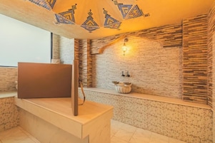 Sauna, poreallas, höyrysauna, hierontapalveluita