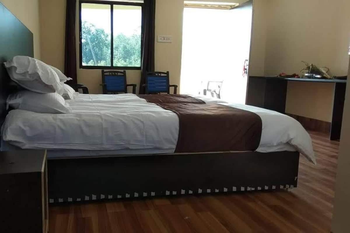 Desk, laptop workspace, free WiFi