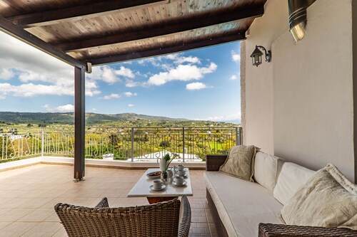 Villa Faye -Vacation villa with panoramic views in Crete, Greece