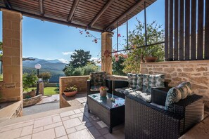 Terrace/patio - Villa Mardim -Villa with panoramic views in Crete (Kíssamos)