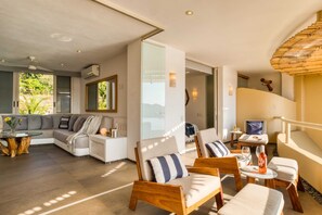 Interior - KauKan 402  Bay-Framing Views & Sunrise-Ready Bed (Only 1 Like It) (Zihuatanejo)