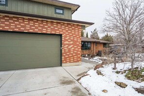 Exterior - #StayinMyDistrict East End Spud Nest (Boise)