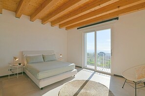 5 quartos, ferros/tábuas de passar roupa, Wi-Fi de cortesia