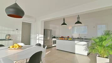 Piano cottura, lavastoviglie, macchina per tè/caffè