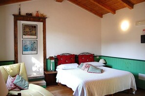 1 bedroom, free WiFi, bed sheets