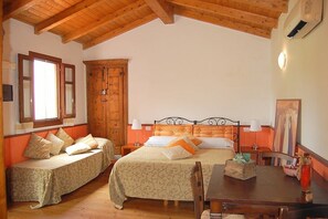 1 chambre, Wi-Fi gratuit, draps fournis