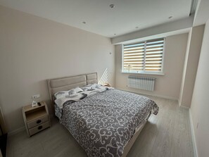 2 bedrooms, iron/ironing board, free WiFi, bed sheets