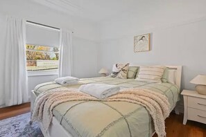 2 bedrooms, iron/ironing board, WiFi, bed sheets