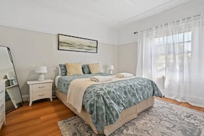 2 quartos, ferros/tábuas de passar roupa, Wi-Fi, roupa de cama