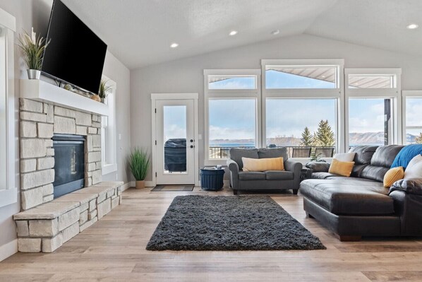 Smart TV, fireplace, table football