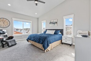 Iron/ironing board, travel crib, free WiFi, bed sheets