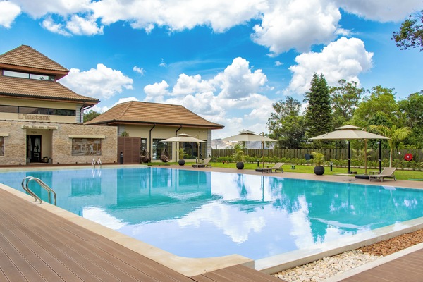 2 piscinas al aire libre