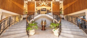 羅瓦高爾夫豪華酒店