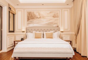 Minibar, in-room safe, desk, soundproofing