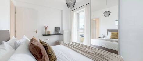 2 soverom, skrivebord, strykejern/-brett og wi-fi (inkludert)