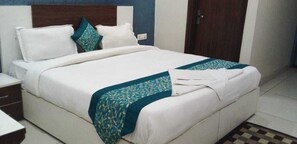 Front of property - Basra Hotel - Gurgaon (Gurugram)